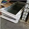 Image 2 : 3 DOUBLE PANE EXTERIOR WINDOWS