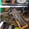 Image 2 : MASTERCRAFT MITER SAW AND BOX