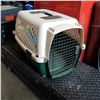 Image 1 : TAN AND GREEN PET CARRIER