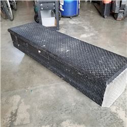 CHECKER PLATE TRUCK BOX