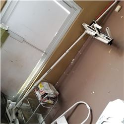 WHITE ROOF LADDER RACK