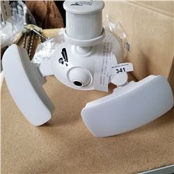 MAXIMUS DRIVEWAY MOTION SENSOR LIGHT WITH SURVEILLANCE CAMERA