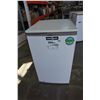 Image 1 : GOLD STAR BAR FRIDGE