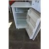 Image 3 : GOLD STAR BAR FRIDGE