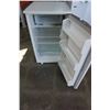 Image 3 : GOLD STAR BAR FRIDGE