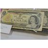 Image 2 : LOT OF CANADIAN LAND 2 DOLLAR BILLS AND OTHER CURRENCY