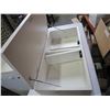 Image 2 : WHITE MEDICINE CABINET