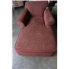 Image 2 : RED UPHOLSTERED CHAISE