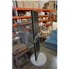 Image 2 : RETAIL SIGN STAND