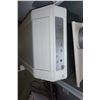 Image 3 : UBERHAUS 8000 BTU AIR CONDITIONER