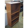 Image 3 : 4FT MAPLE FINISH BOOKSHELF