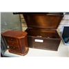 Image 1 : WOODEN BOX OF ESTATE JEWELLERY AND JEWELLERY BOX