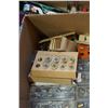 Image 3 : LOT OF MINIATURE LIGHT BULBS, BINOCULARS, AND TRANSISTOR TESTERS