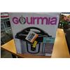 Image 8 : GOURMIA PRESSURE COOKER AND 5 IN 1 POWER MANDOLIN
