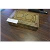 Image 2 : VINTAGE INLAID LINED BOX