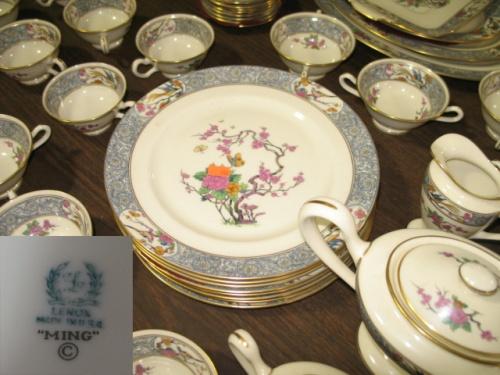 110 PIECE LENOX 'MING' PATTERN SET