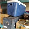 Image 3 : BEACH TOOL BOX AND WOOD TOOL BOX AND COLEMAN COOLER