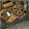 Image 1 : 4 LARGE CASTORS