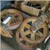Image 2 : 4 LARGE CASTORS