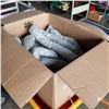 Image 1 : BOX OF OIL ABSORBANT SPILL PADS