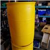 Image 2 : 2 YELLOW PLASTIC DRUMS 55 GALLONS EACH