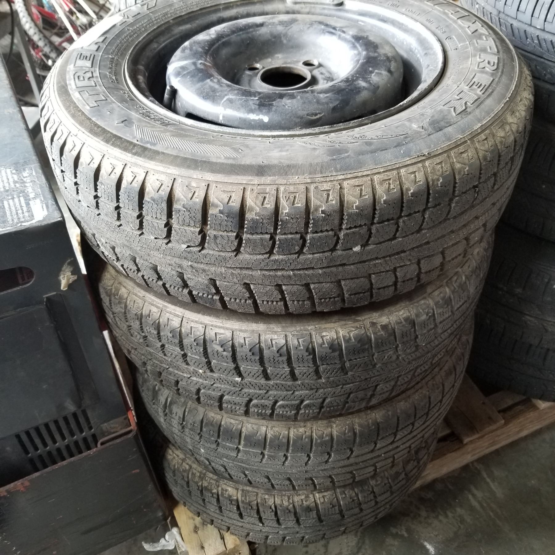 SET OF 4 MAX TEK 175/70 R13 TIRES ON 4 BOLT RIMS