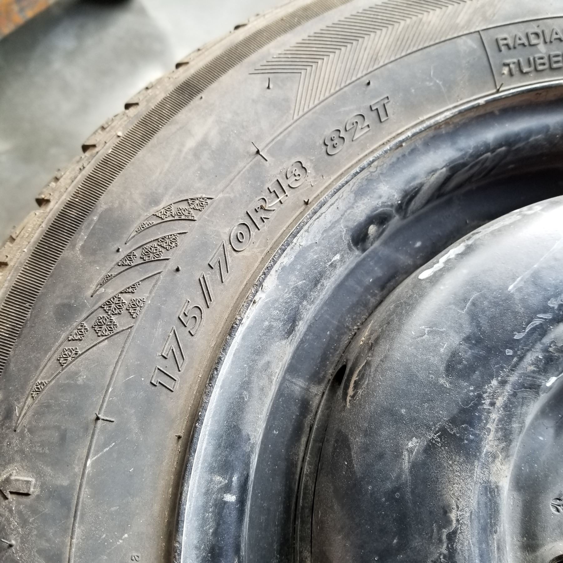 SET OF 4 MAX TEK 175/70 R13 TIRES ON 4 BOLT RIMS