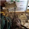 Image 3 : GARDEN SOLAR LIGHTS AND METAL GARDEN DECOR