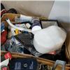 Image 3 : 2 BOXES, SHOP HARDWARE, AND BATTERIES