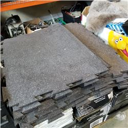 LOT OF HEAVY DUTY INTERLOCKING FLOOR MATS