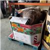 Image 1 : PALLET OF RETURNED ITEMS, FLOOR MATS, DRINK DISPENSERS