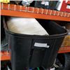 Image 1 : LARGE TOTE W/ CANVAS LIFT BAG AND GROW LIGHT