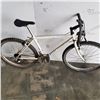 Image 3 : WHITE ROCKY MOUNTAIN BIKE