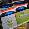 Image 2 : 2 DOLPHIN BATTERY OPERATED POOL LIGHTS AND LED GROW LIGHT