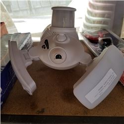 MOTION DETECTOR SECURITY LIGHT/CAMERA