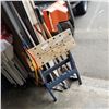 Image 2 : BUNDLE OF TOOLS AND WORK MATE