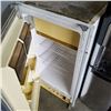 Image 2 : MAGIC CHEF 110V BARFRIDGE