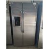 Image 1 : 3' WIDE GE STAINLESS STEEL FRENCH DOOR FRIDGE / FREEZER WITH WATER + ICE