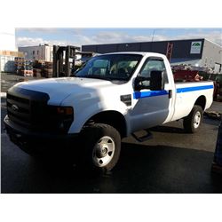 2010 WHITE FORD F250 SUPER DUTY PICK UP TRUCK, GAS, 127173KMS, VIN#1FTNF2B5XAEA25484, RD, AW, AC,