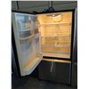 Image 2 : MAYTAG PLUS STAINLESS STEEL FRIDGE WITH BOTTOM FREEZER
