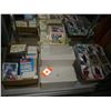 Image 2 : LOT OF COLLECTIBLE SPORTS CARDS AND SIGNED PHOTOS