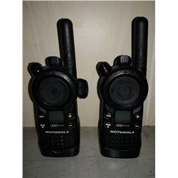 6 MOTOROLA WALKIE TALKIES