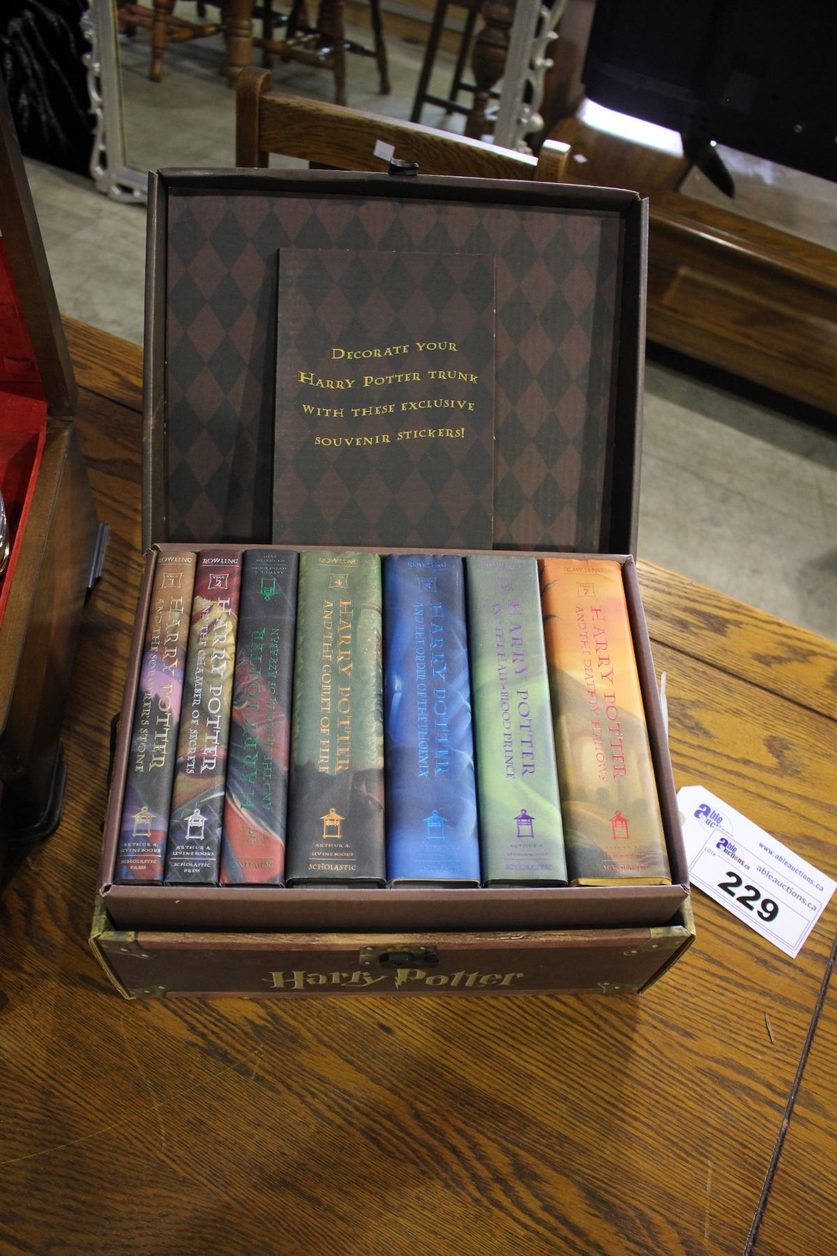HARRY POTTER BOX SET 7 BOOKS HARRY POTTER BOX SET 7 BOOKS
