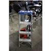 Image 1 : FEATHERLITE 4' ALUMINUM STEP LADDER
