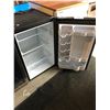 Image 2 : DANBY STAINLESS AND BLACK BAR FRIDGE