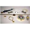 Image 1 : A GROUP OF MISCELLANEOUS COSTUME JEWELRY