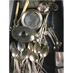 A GROUP OF MISCELLANEOUS STERLING SILVER ITEMS In