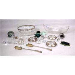 A GROUP OF GLASS AND SILVER PLATE ITEMS