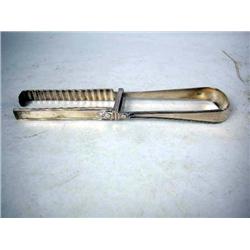 A PAIR OF ENGLISH SILVER ASPARAGUS TONGS Bearing 