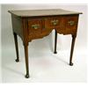 Image 1 : A GEORGE I FIGURED OAK DRESSING TABLE English, cr